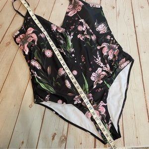 SHEIN Black/Lilac Floral Print V-Neck One-Piece Bathing Suit